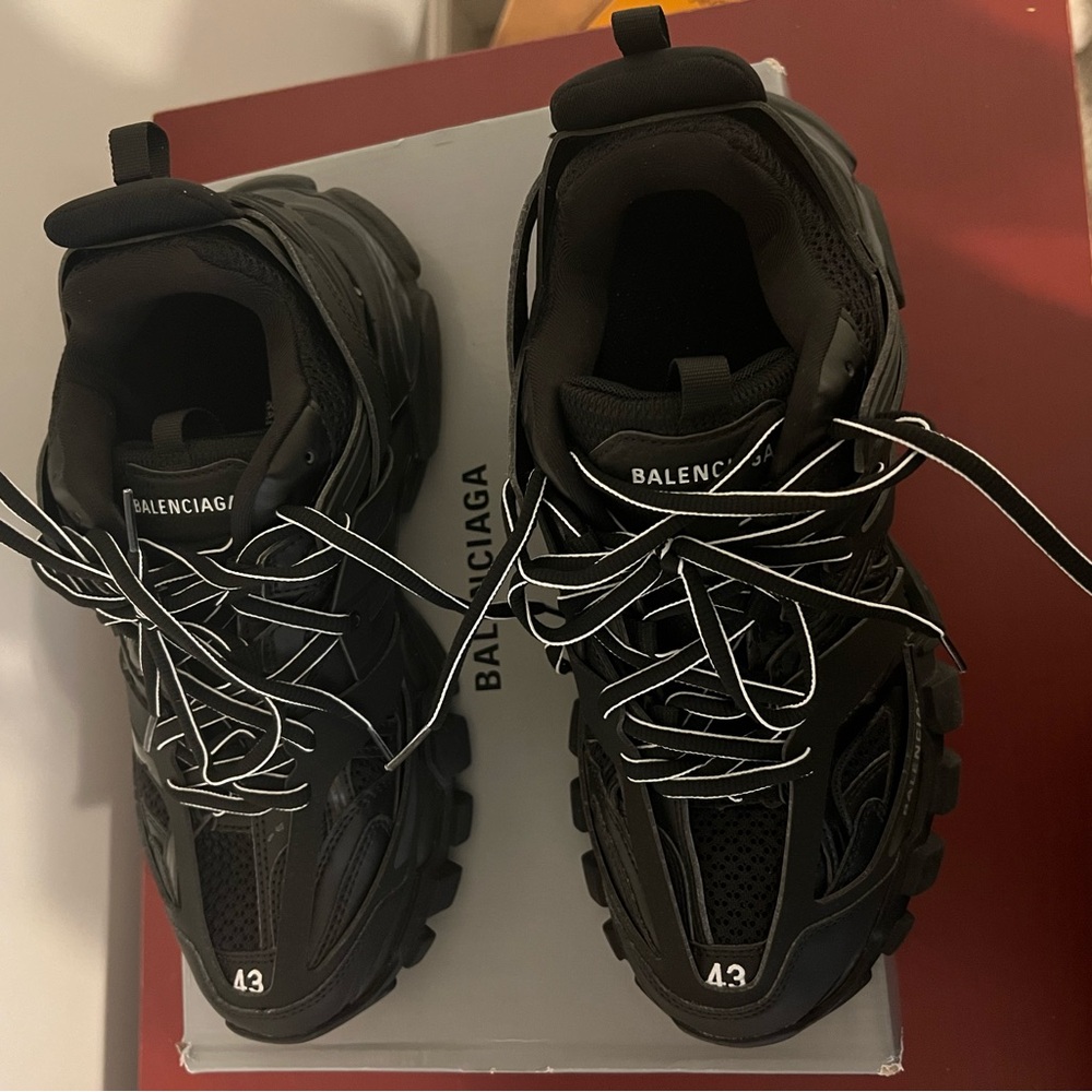 Balenciaga Men's Black Athletic Shoes - Picture 7 of 7